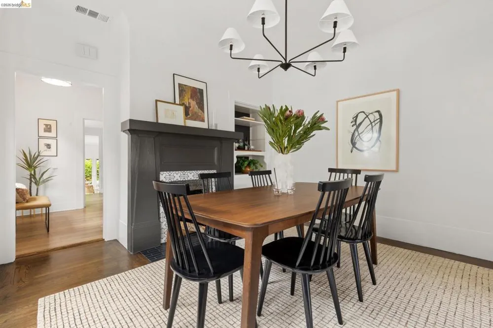 452 44Th St Oakland, CA 94609