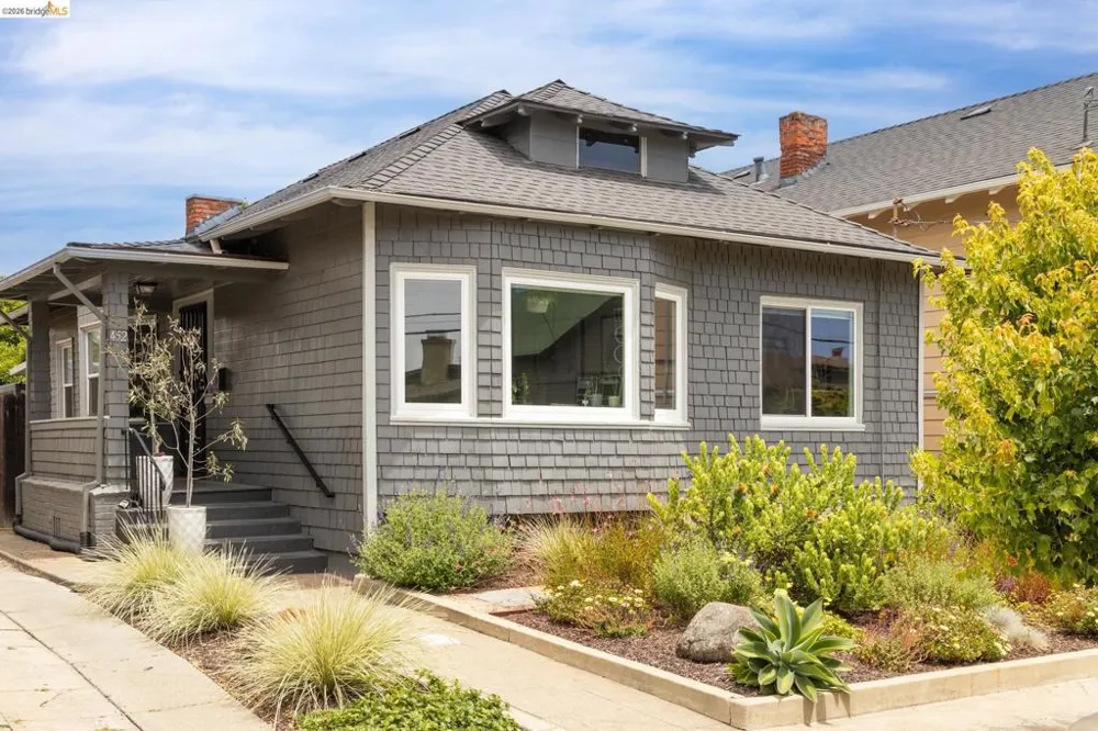 452 44Th St Oakland, CA 94609
