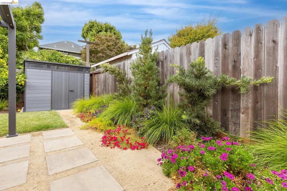 452 44Th St Oakland, CA 94609