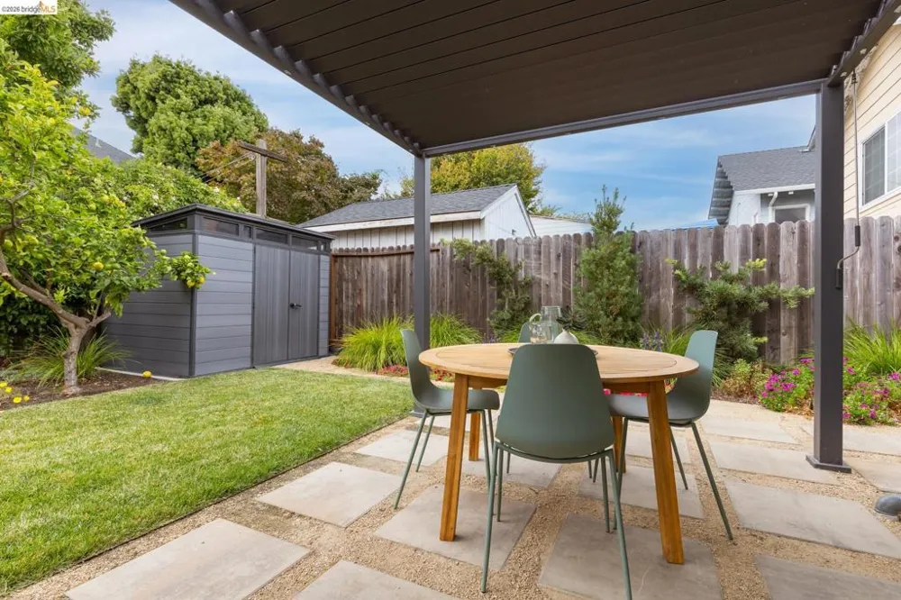 452 44Th St Oakland, CA 94609