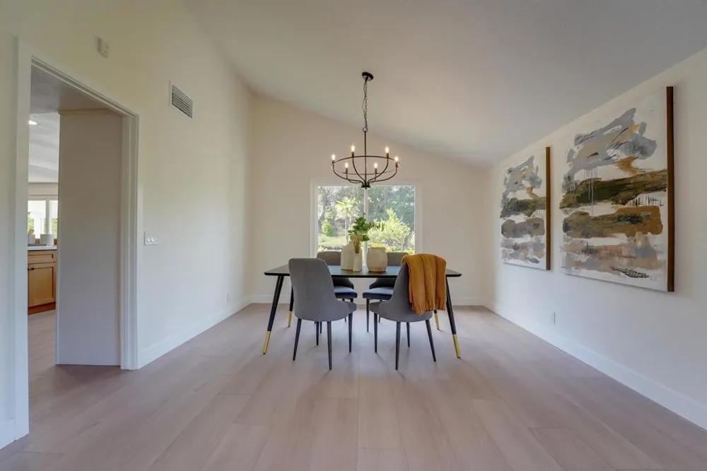 3302 Vista Rocosa Escondido, CA 92029