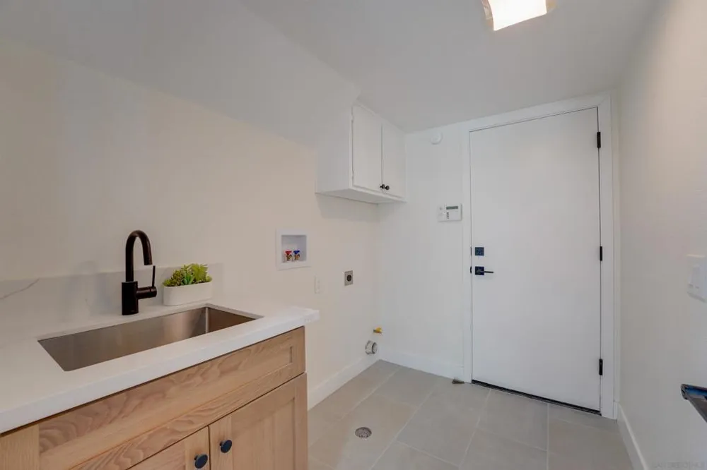 3302 Vista Rocosa Escondido, CA 92029