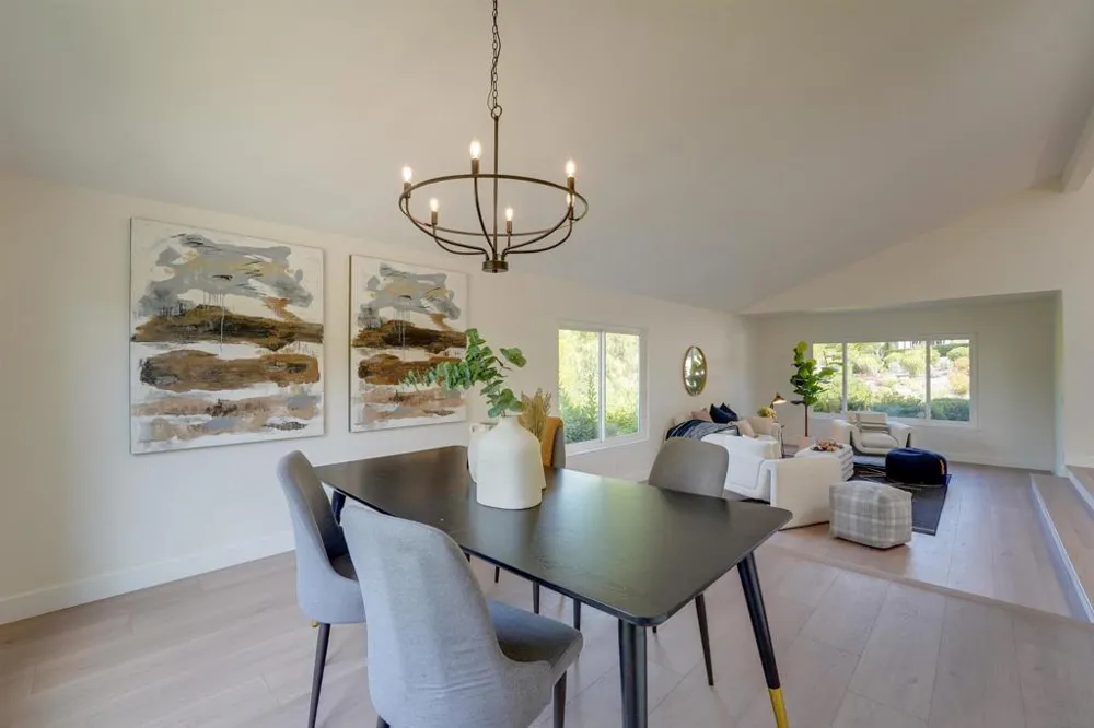 3302 Vista Rocosa Escondido, CA 92029