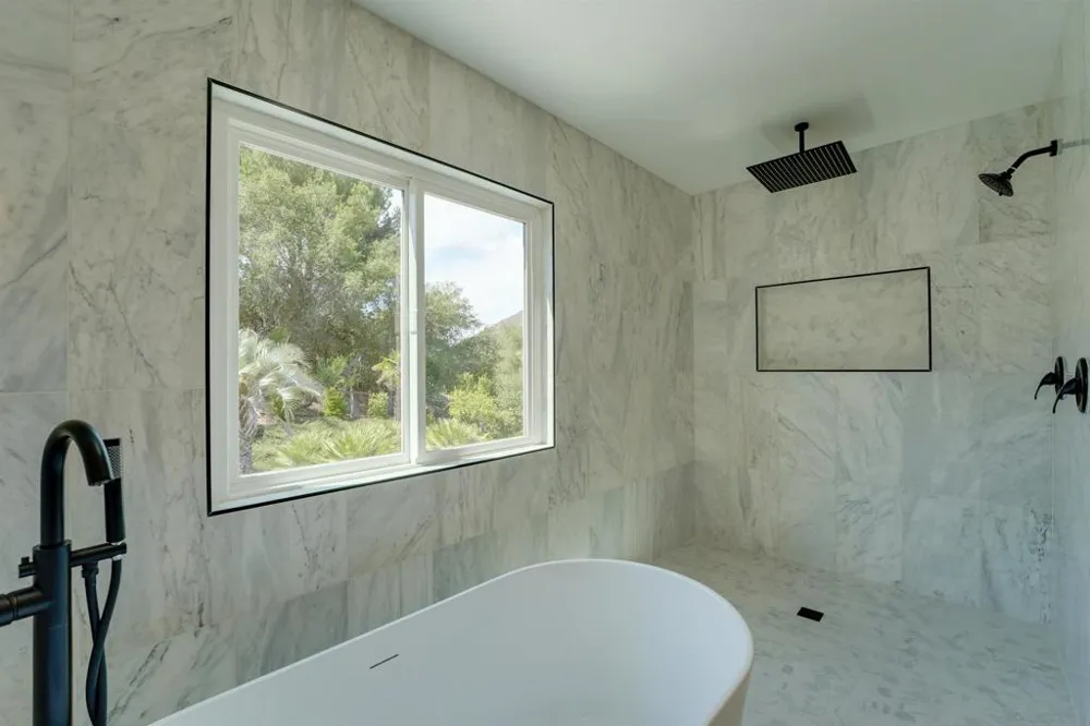 3302 Vista Rocosa Escondido, CA 92029