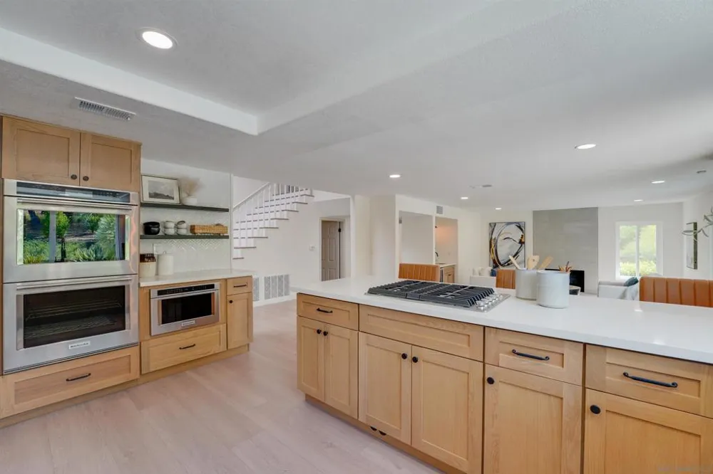3302 Vista Rocosa Escondido, CA 92029