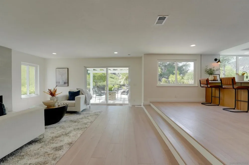 3302 Vista Rocosa Escondido, CA 92029