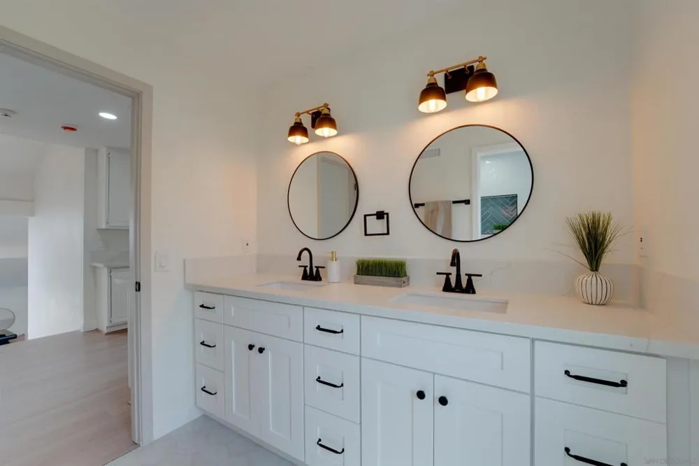 3302 Vista Rocosa Escondido, CA 92029