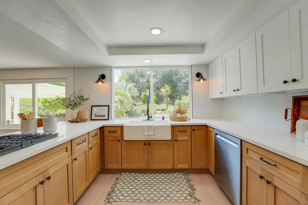 3302 Vista Rocosa Escondido, CA 92029