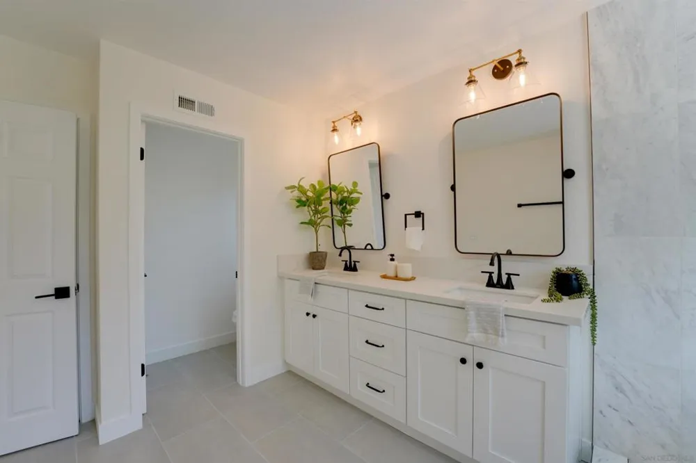 3302 Vista Rocosa Escondido, CA 92029
