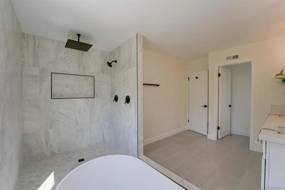 3302 Vista Rocosa Escondido, CA 92029