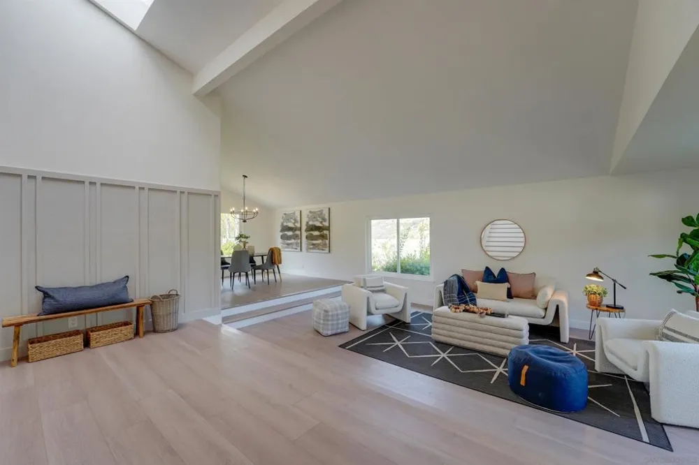 3302 Vista Rocosa Escondido, CA 92029