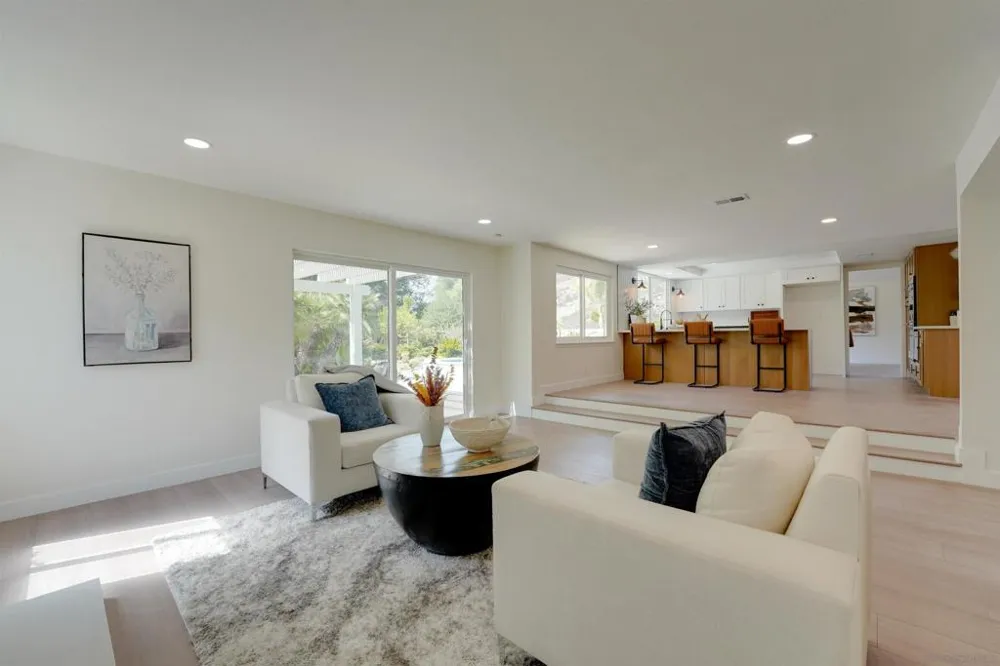 3302 Vista Rocosa Escondido, CA 92029