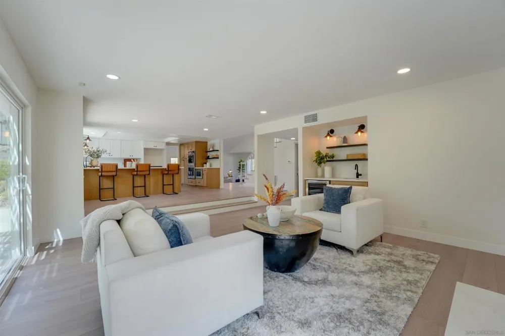 3302 Vista Rocosa Escondido, CA 92029