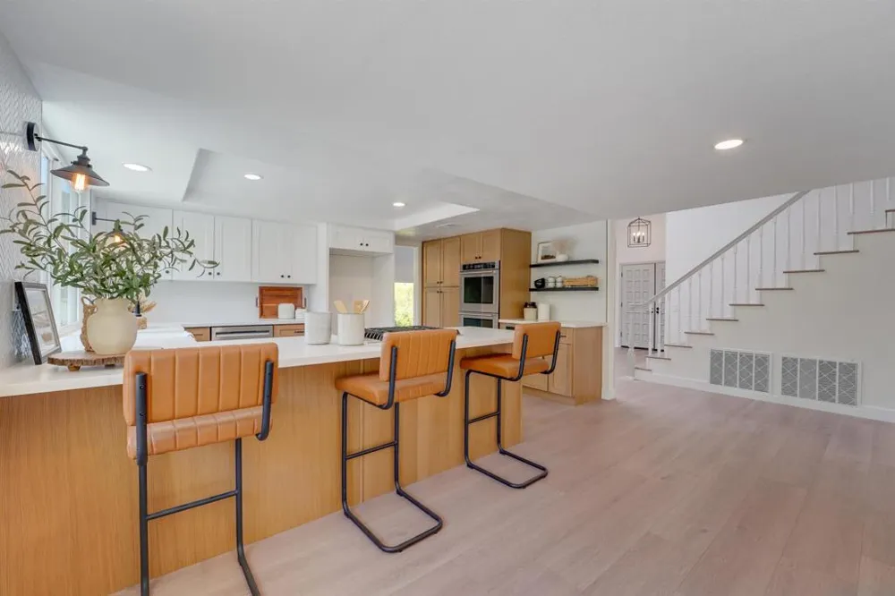 3302 Vista Rocosa Escondido, CA 92029
