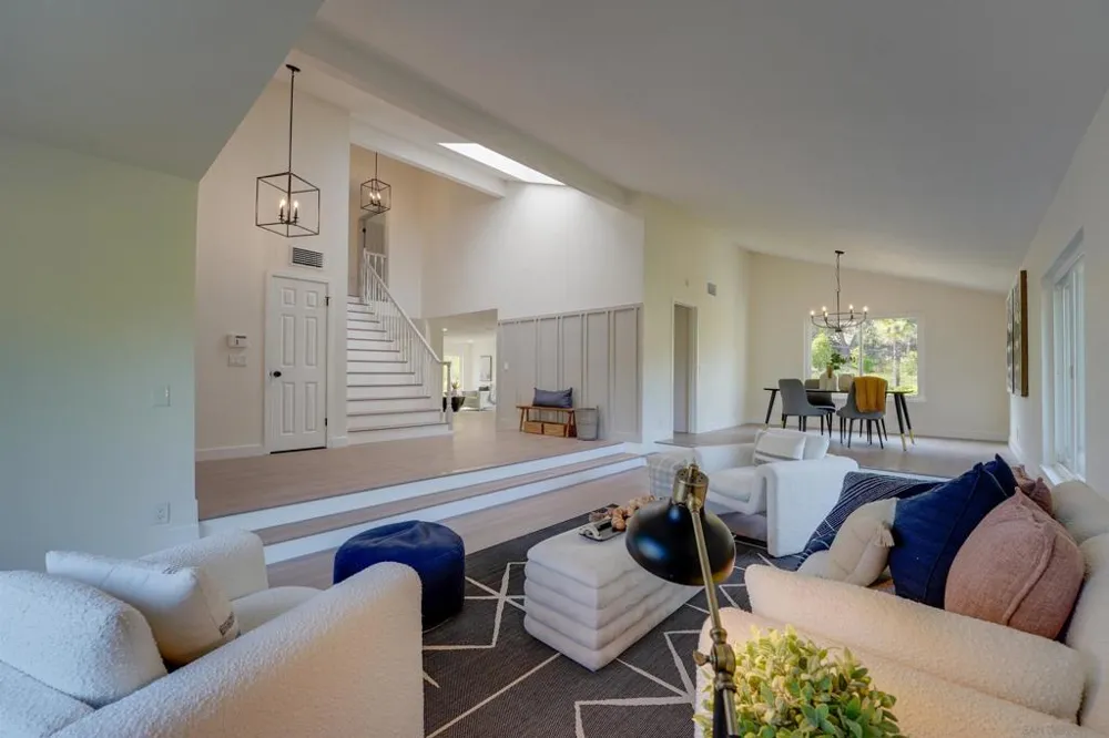 3302 Vista Rocosa Escondido, CA 92029
