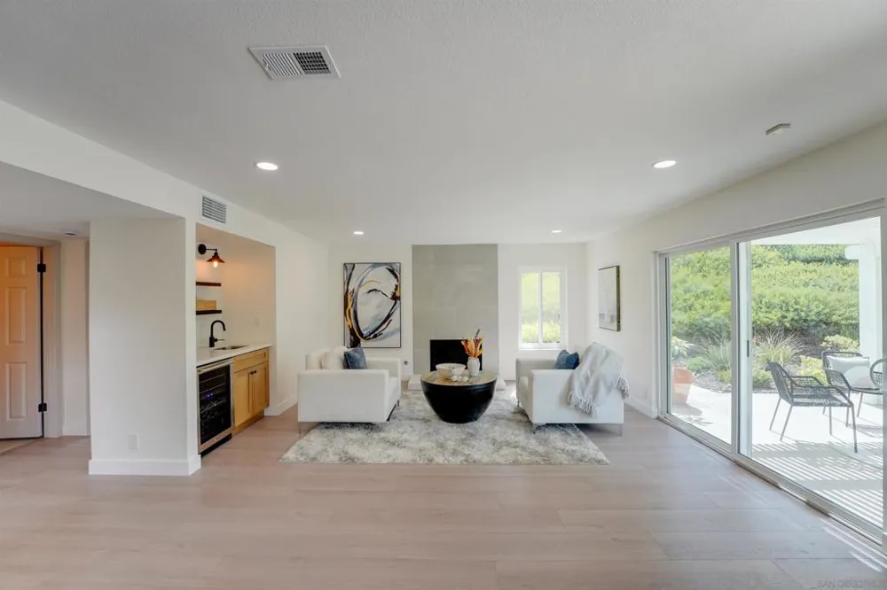 3302 Vista Rocosa Escondido, CA 92029
