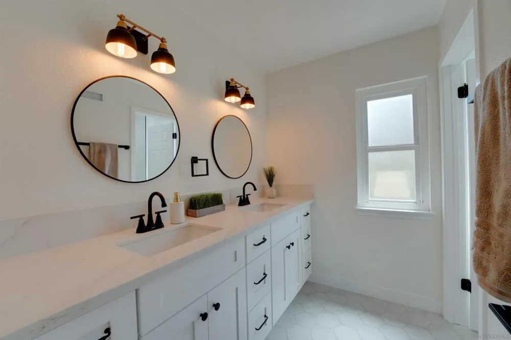 3302 Vista Rocosa Escondido, CA 92029