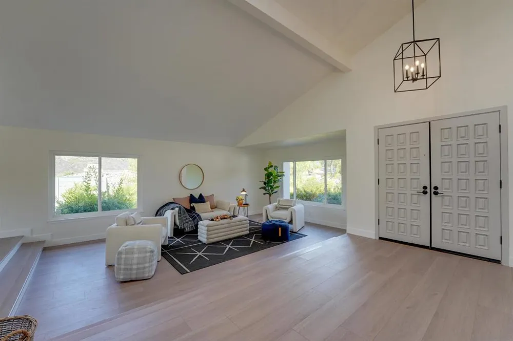3302 Vista Rocosa Escondido, CA 92029