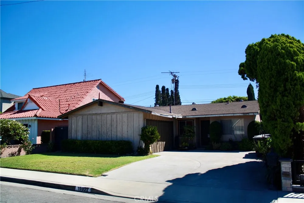19022 Ibex Avenue Artesia, CA 90701