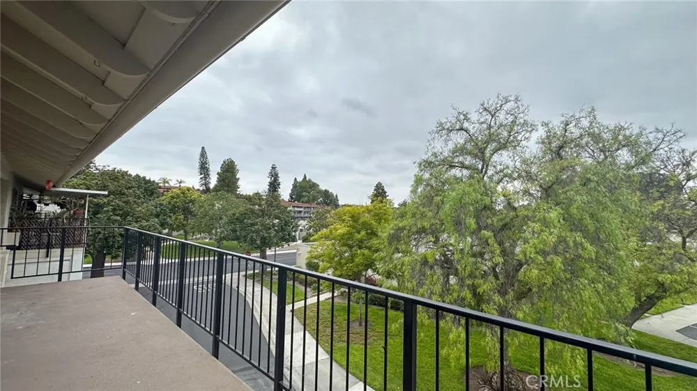 2227 Via Puerta Laguna Woods, CA 92637
