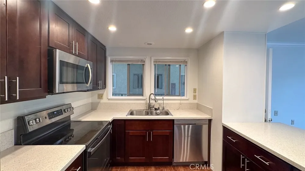 2227 Via Puerta Laguna Woods, CA 92637