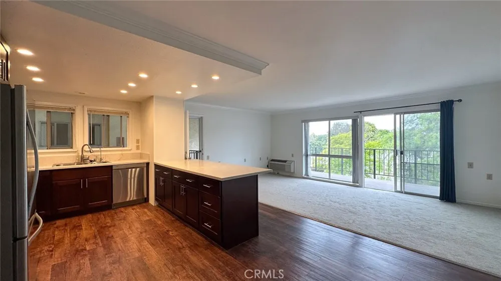 2227 Via Puerta Laguna Woods, CA 92637
