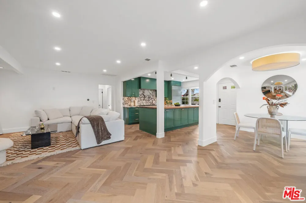 9024 Keith Avenue West Hollywood, CA 90069