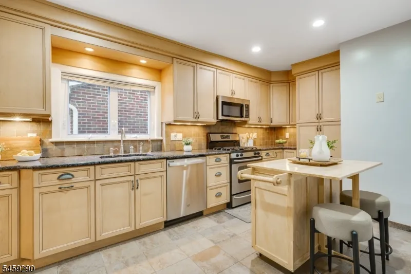 47 Fairmount Ter West Orange, NJ 07052