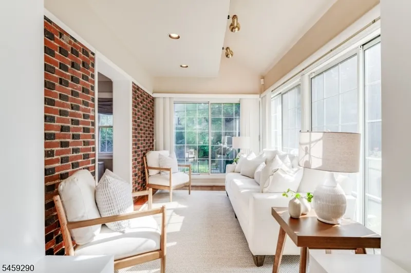 47 Fairmount Ter West Orange, NJ 07052