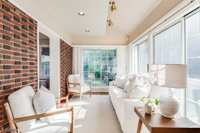 47 Fairmount Ter West Orange, NJ 07052