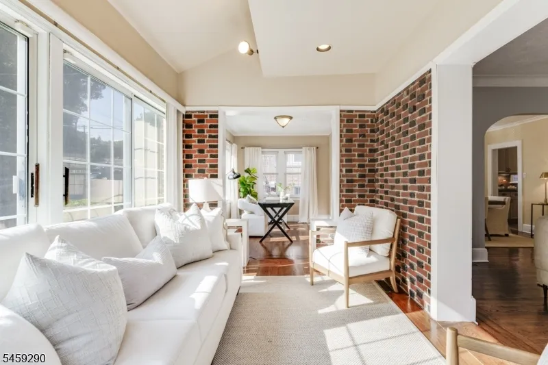 47 Fairmount Ter West Orange, NJ 07052