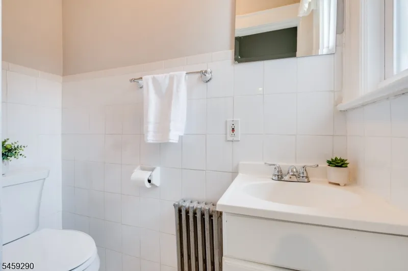 47 Fairmount Ter West Orange, NJ 07052