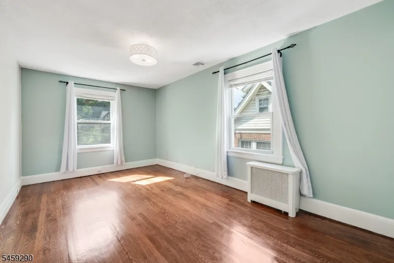 47 Fairmount Ter West Orange, NJ 07052