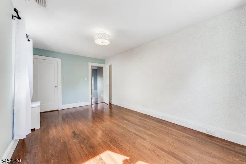 47 Fairmount Ter West Orange, NJ 07052
