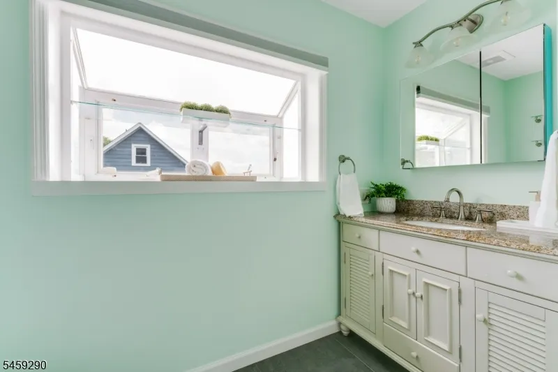 47 Fairmount Ter West Orange, NJ 07052