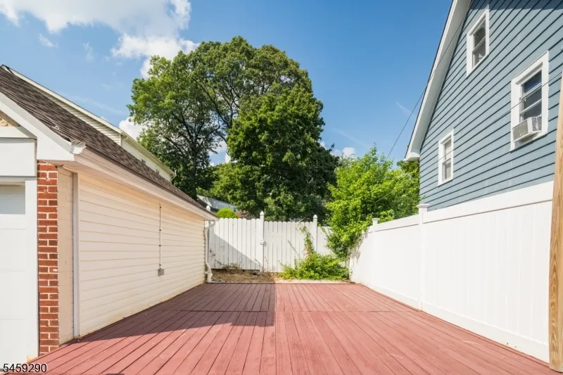 47 Fairmount Ter West Orange, NJ 07052