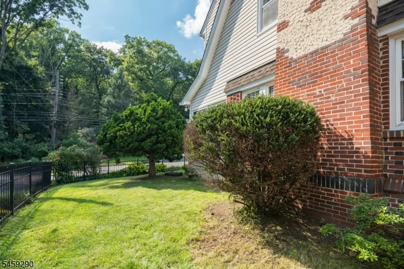 47 Fairmount Ter West Orange, NJ 07052