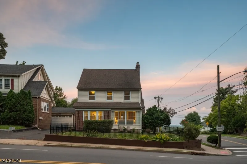 47 Fairmount Ter West Orange, NJ 07052