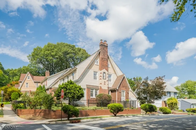 47 Fairmount Ter West Orange, NJ 07052