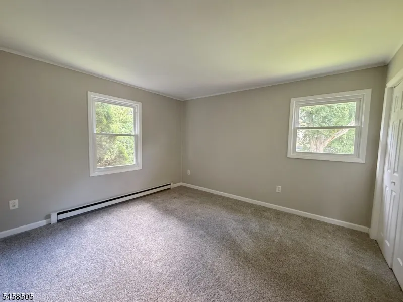 14 Orchard St Newton Town, NJ 07860