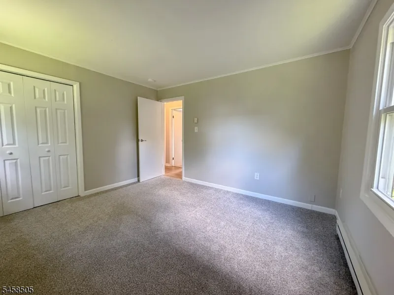14 Orchard St Newton Town, NJ 07860