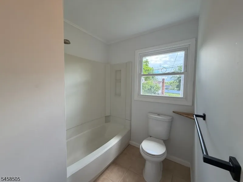 14 Orchard St Newton Town, NJ 07860