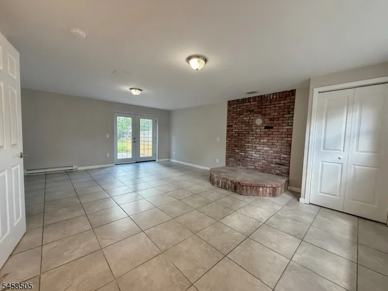 14 Orchard St Newton Town, NJ 07860