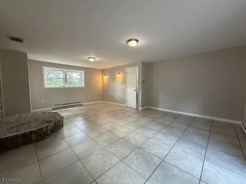 14 Orchard St Newton Town, NJ 07860