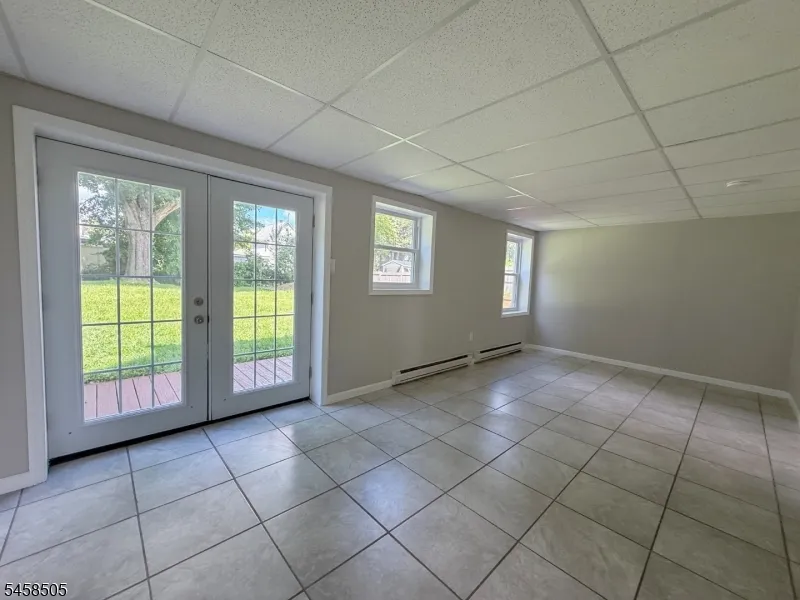 14 Orchard St Newton Town, NJ 07860