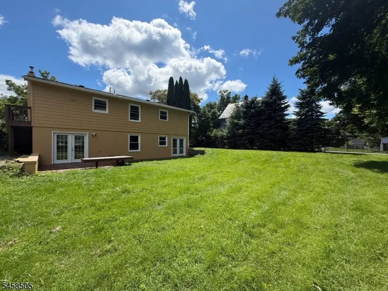 14 Orchard St Newton Town, NJ 07860
