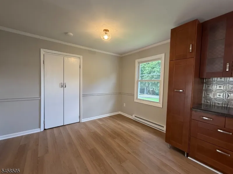 14 Orchard St Newton Town, NJ 07860