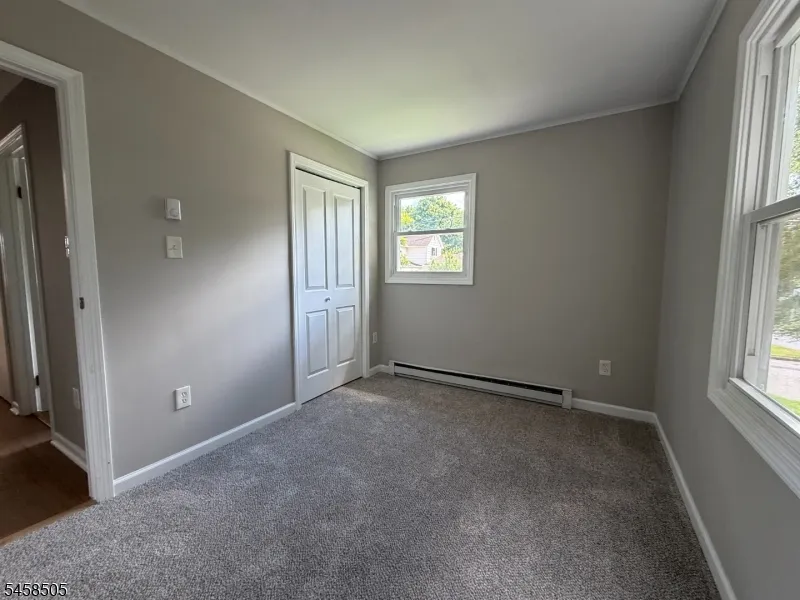 14 Orchard St Newton Town, NJ 07860