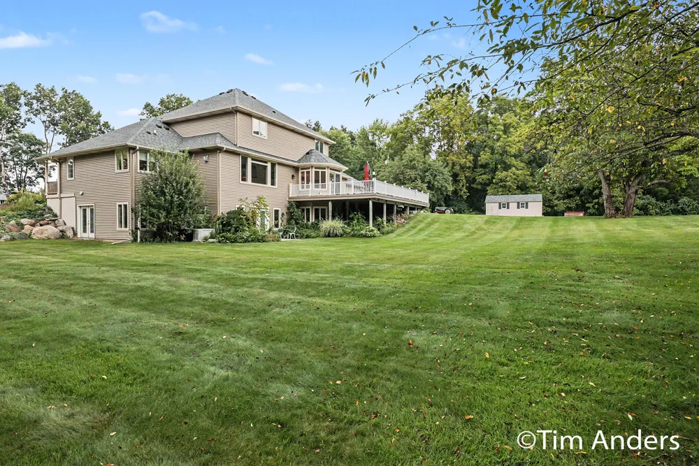 6900 Archway Drive NE Rockford, MI 49341
