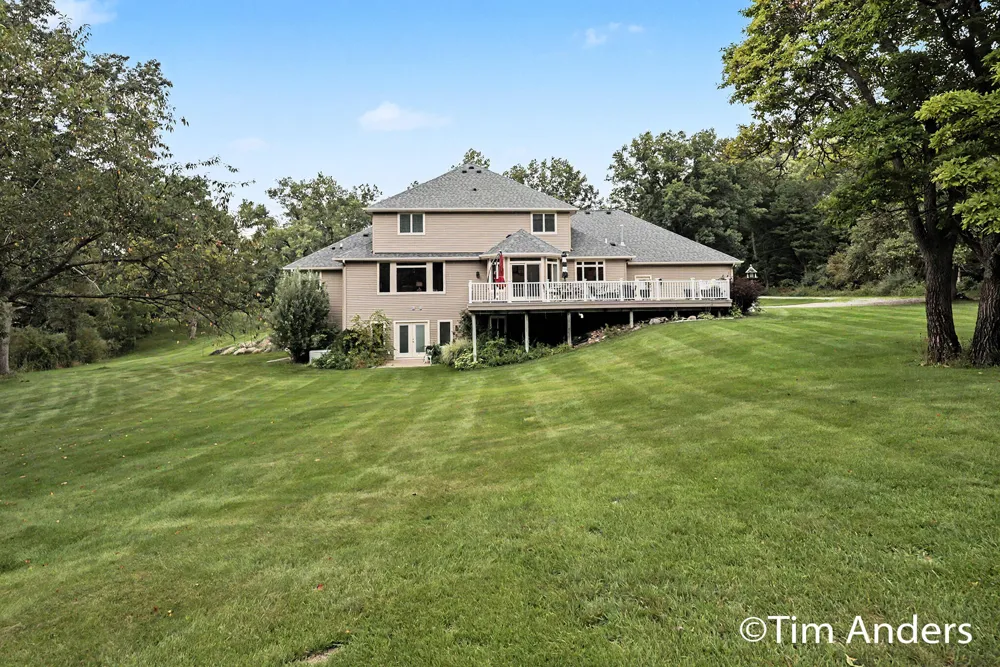 6900 Archway Drive NE Rockford, MI 49341